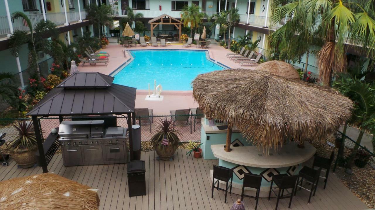 Island House Resort Hotel Сейнт Пийт Бийч Екстериор снимка