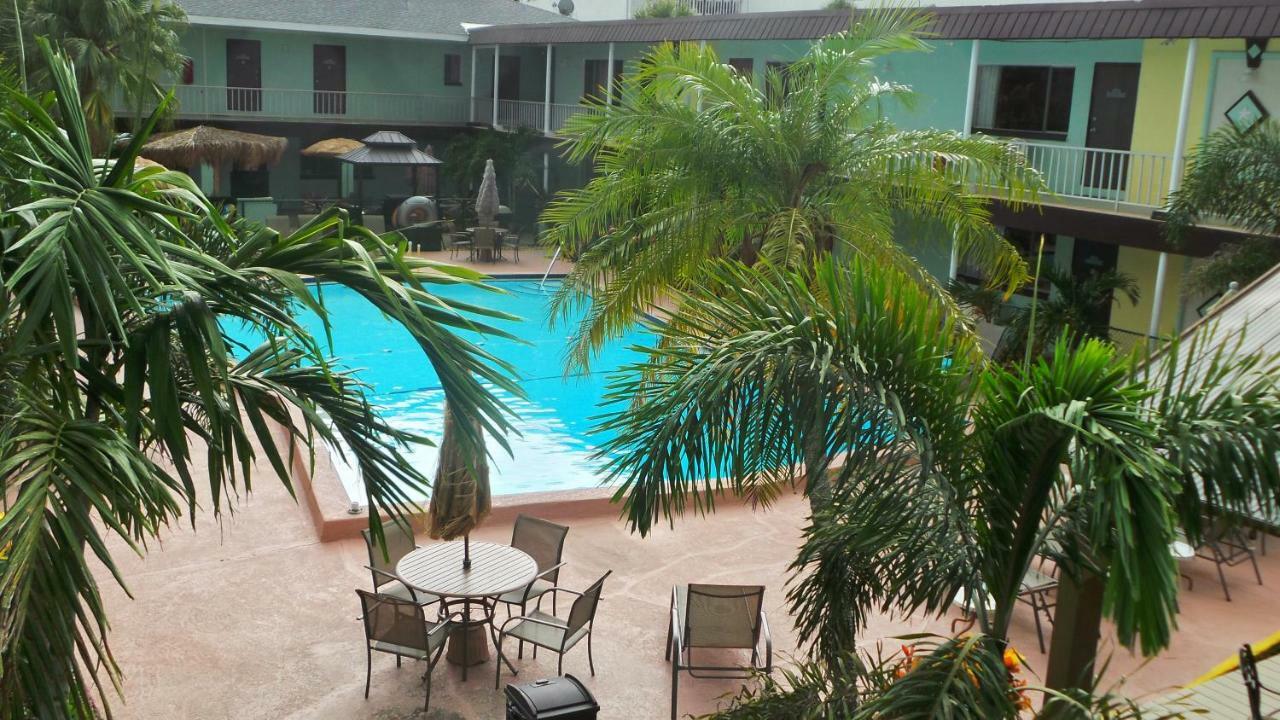 Island House Resort Hotel Сейнт Пийт Бийч Екстериор снимка