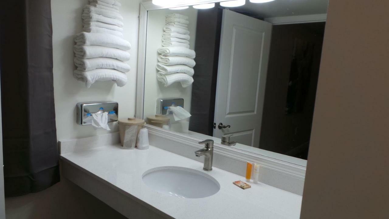 Island House Resort Hotel Сейнт Пийт Бийч Екстериор снимка
