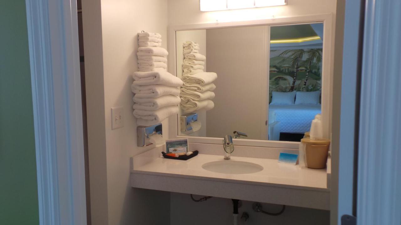 Island House Resort Hotel Сейнт Пийт Бийч Екстериор снимка